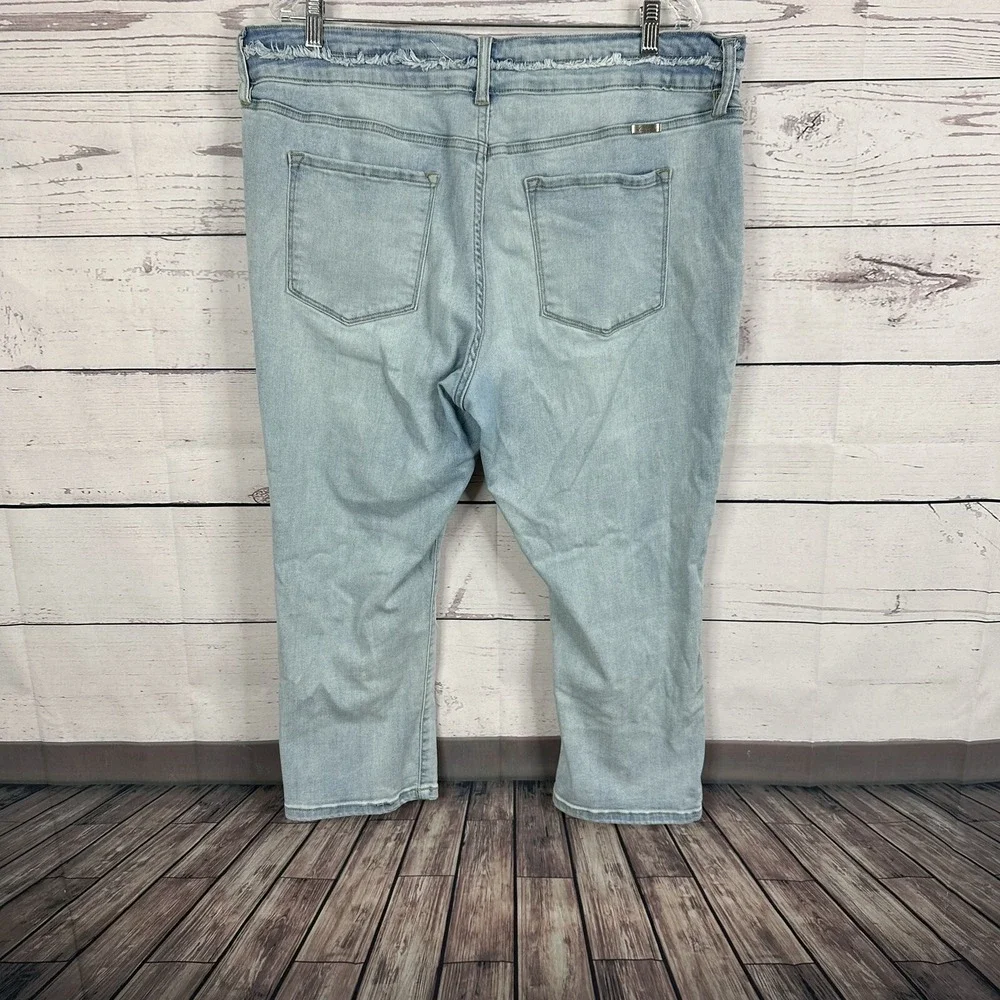 Kancan Jeans Womens Plus size 20 Blue Light Wash Crop Distressed Stretch‎